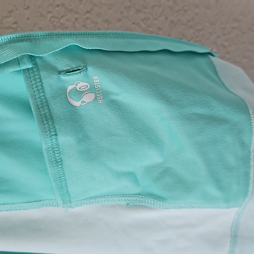 Hollister- Active Jacket - Picture 6 of 7